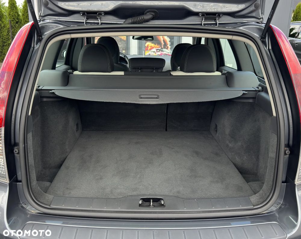 Volvo V50 T5 R-Design Summum - 13
