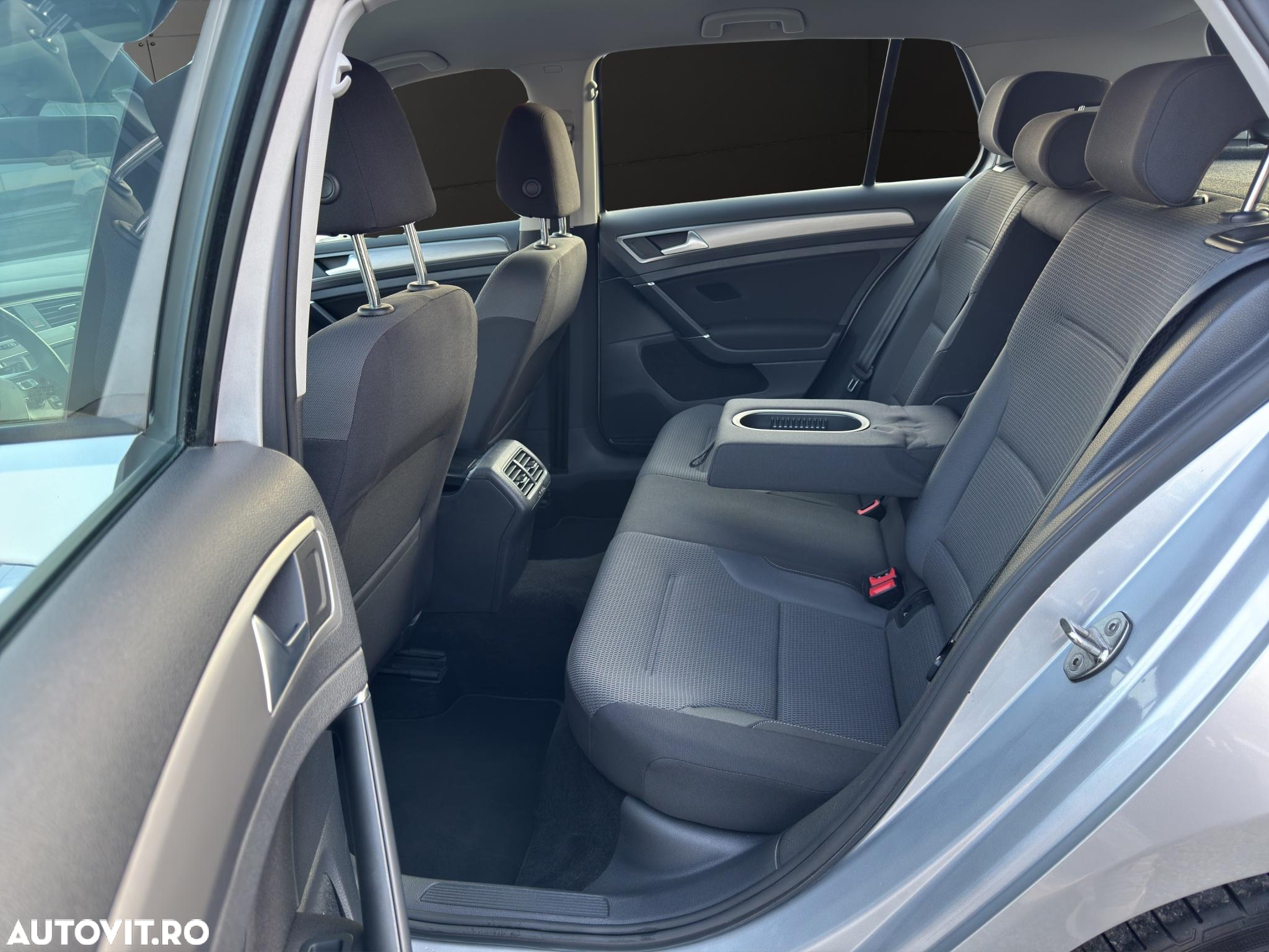 Volkswagen Golf 1.0 TSI BlueMotion DSG Comfortline - 10