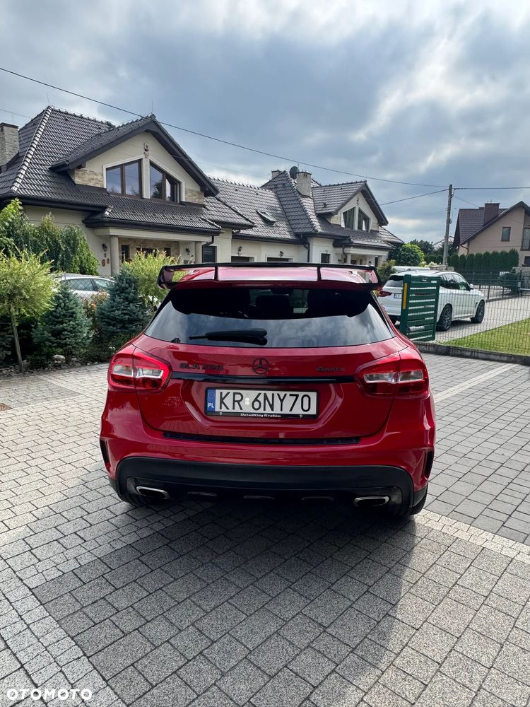 Mercedes-Benz GLA 250 4-Matic AMG Line - 9