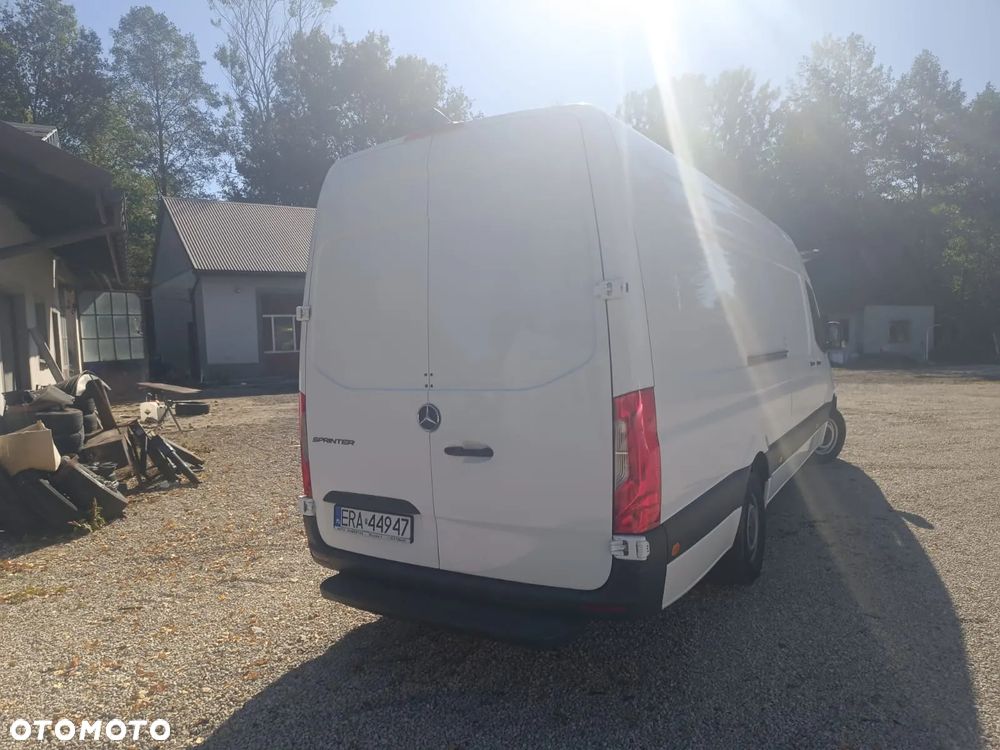 Mercedes-Benz Sprinter - 4