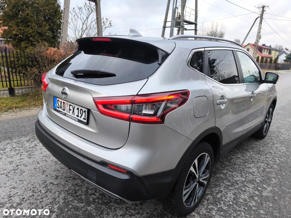 Nissan Qashqai 1.3 DIG-T TEKNA - 24