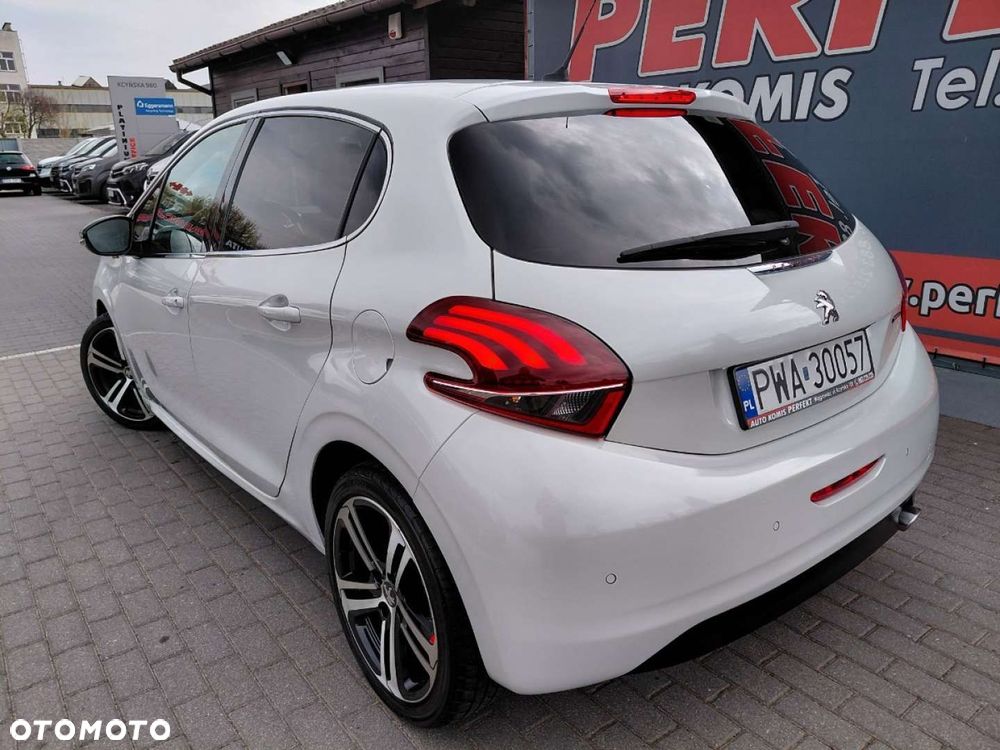 Peugeot 208 - 6