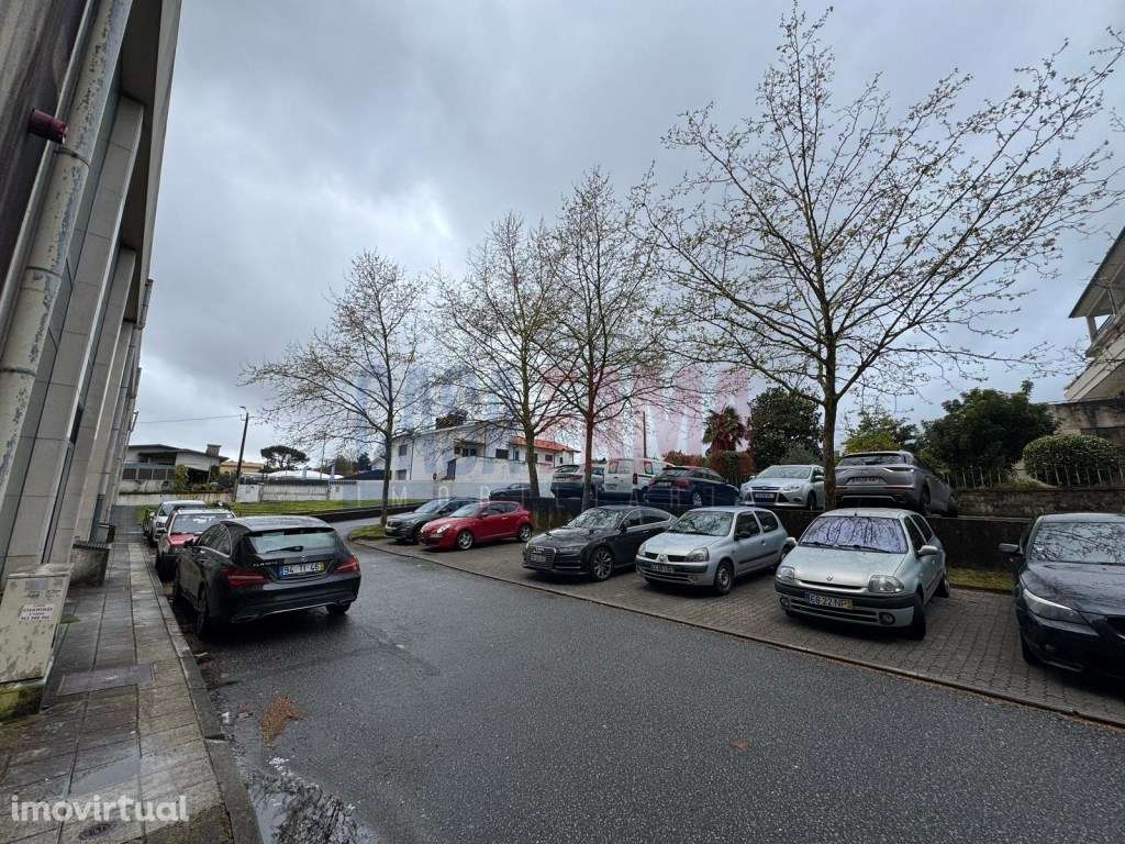 Lugar de garagem em Vila Nova de Famalicão - Grande imagem: 5/17