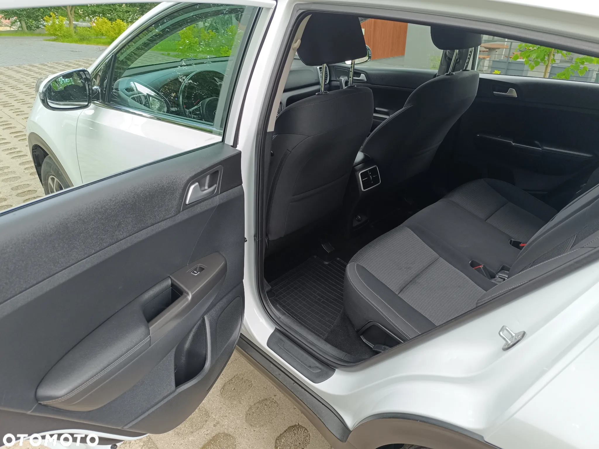 Kia Sportage 1.6 CRDI Black Edition Plus 2WD - 28