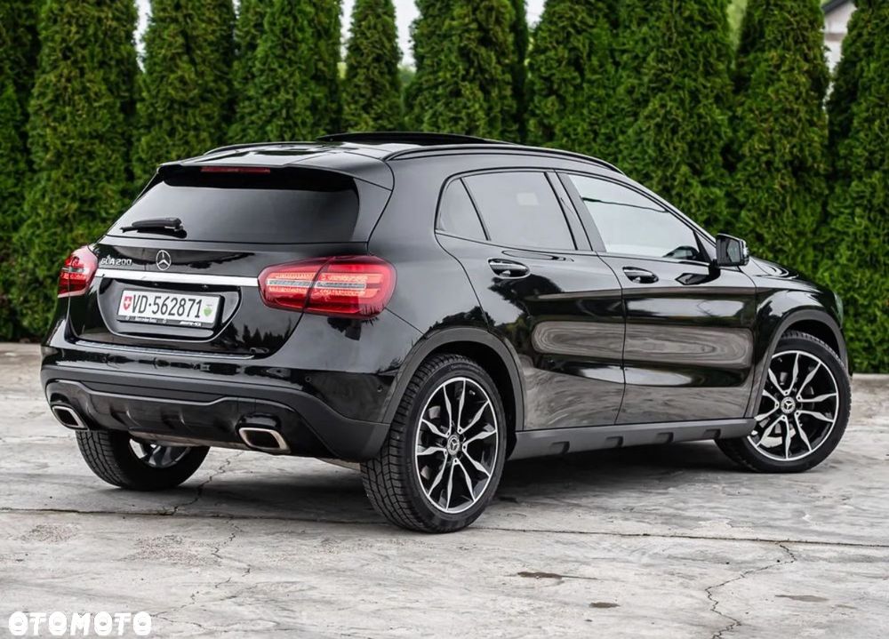 Mercedes-Benz GLA 200 7G-DCT AMG Line - 12