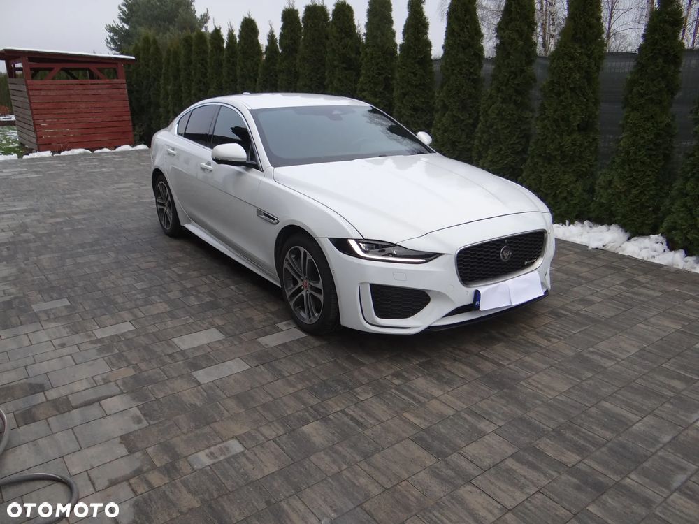 Jaguar XE D200 R-Dynamic S - 2