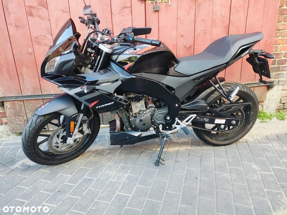 Aprilia Tuono - 1