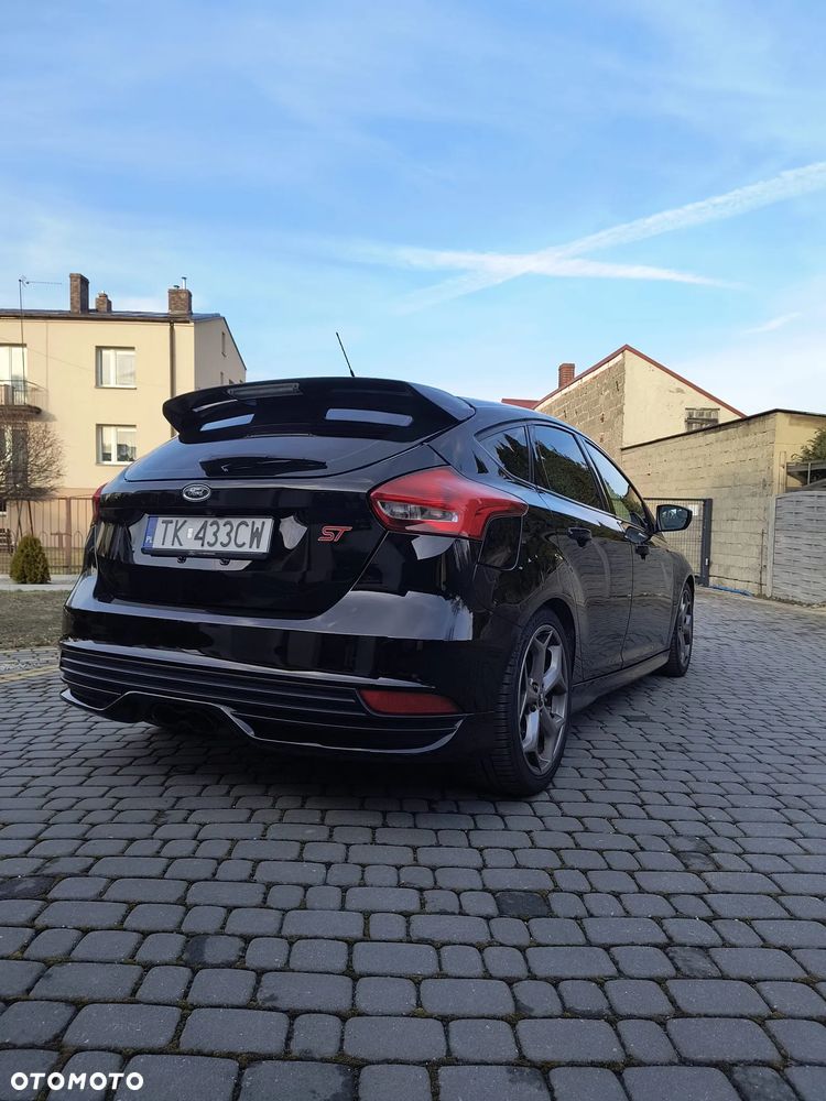 Ford Focus ST - 24
