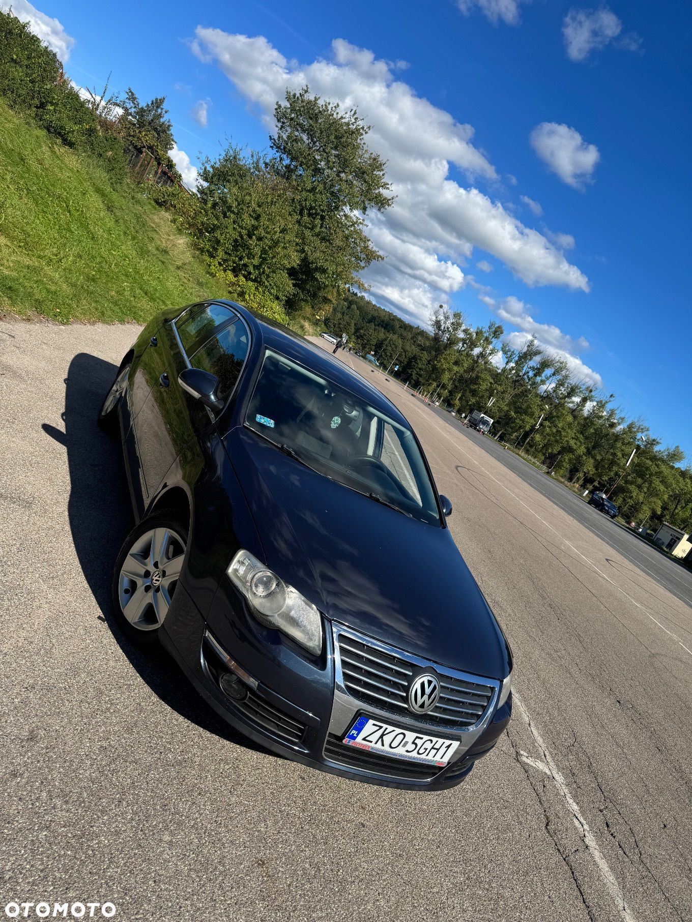 Volkswagen Passat - 1
