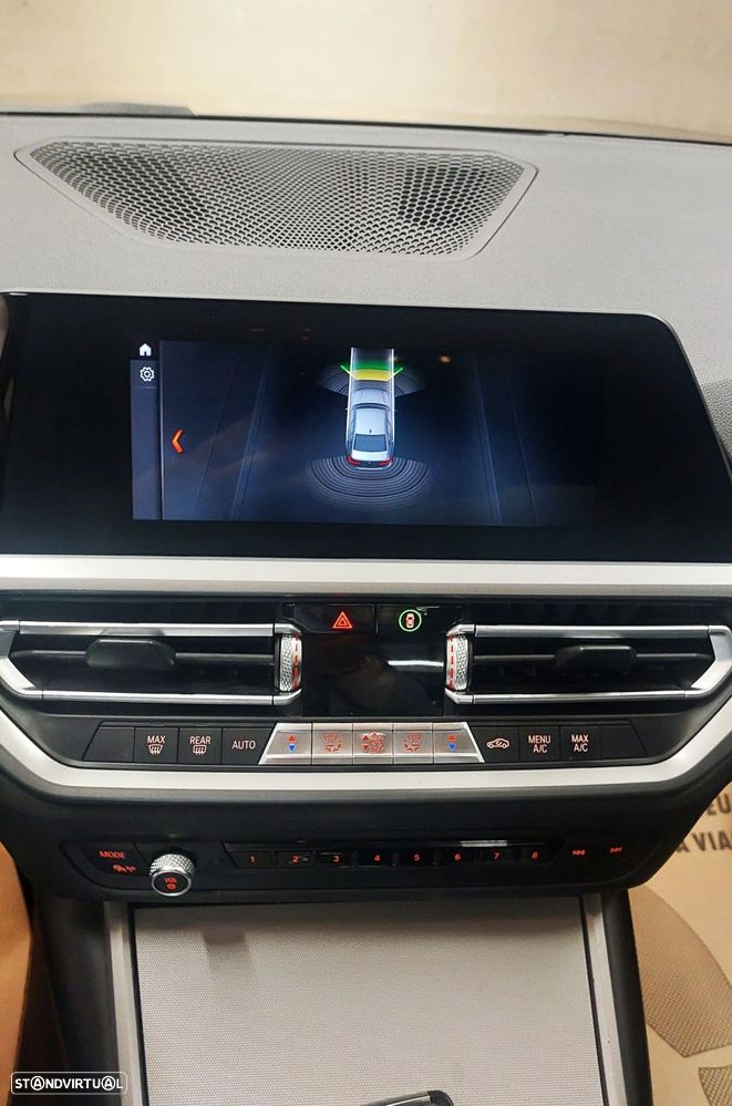 BMW 318 d Line Sport - 18