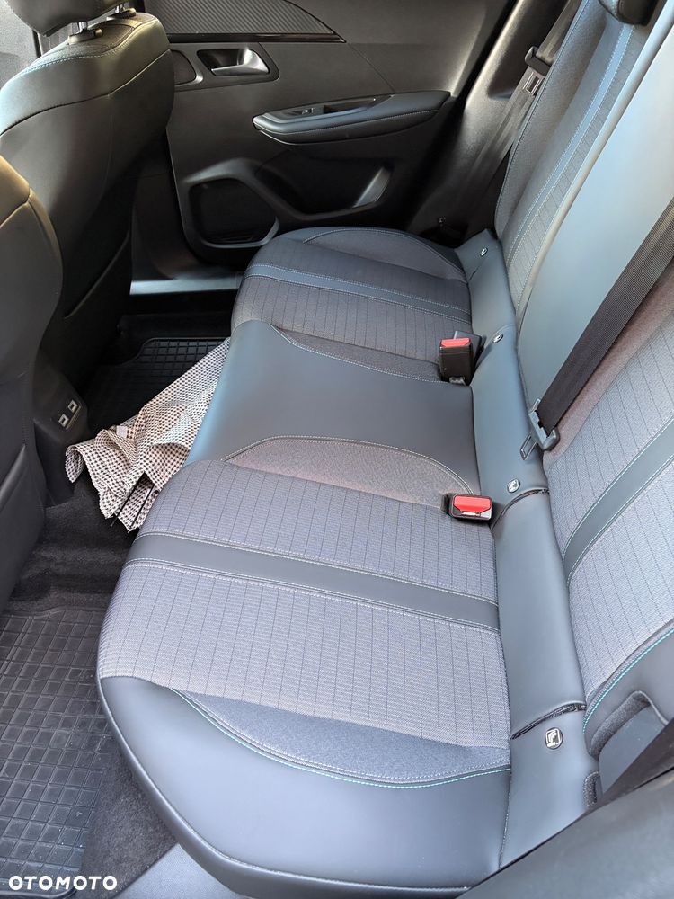 Peugeot 2008 1.2 PureTech Allure S&S - 8