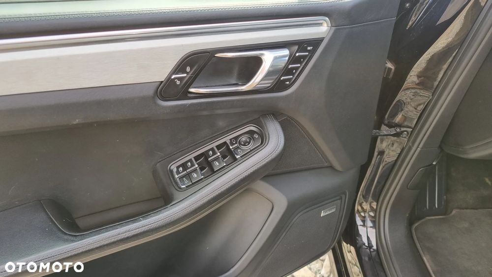 Porsche Macan Turbo PDK - 21