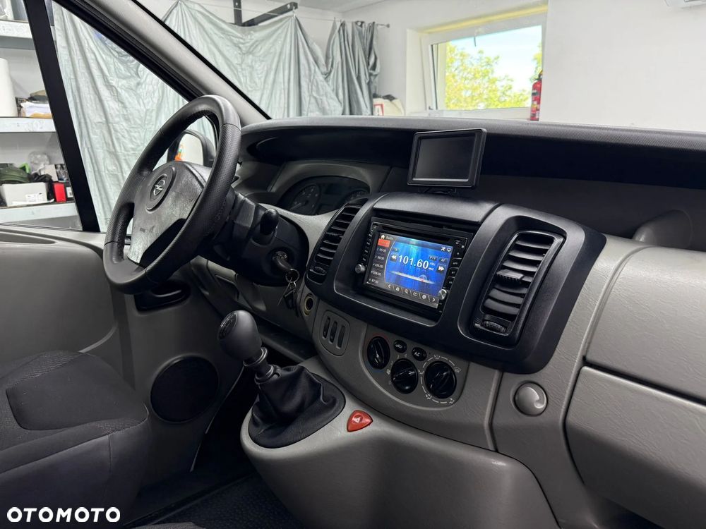 Opel Vivaro - 22