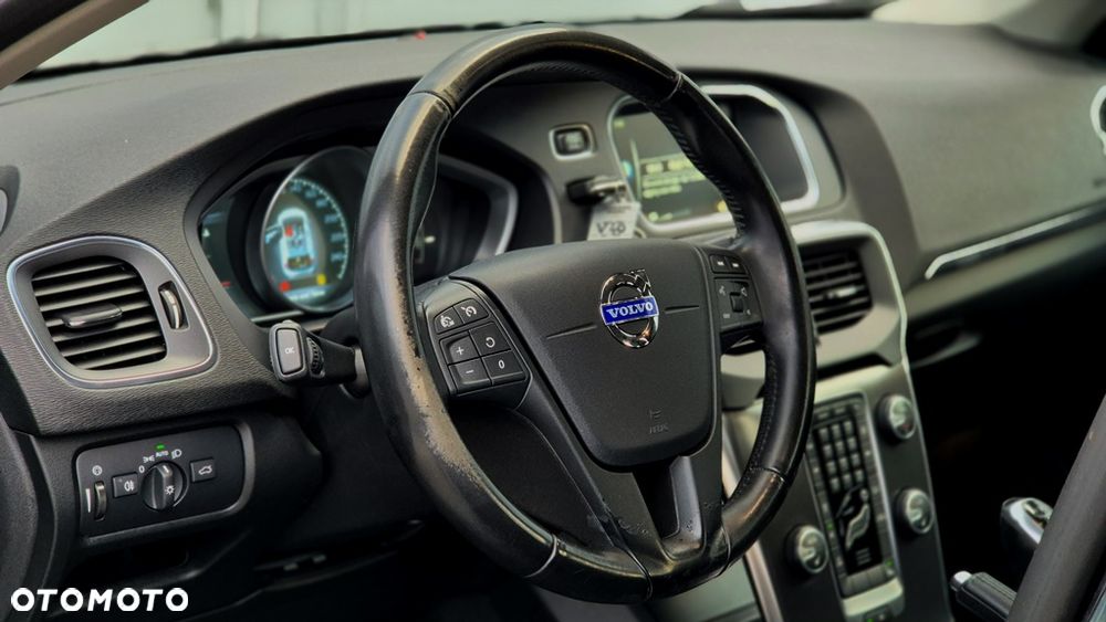 Volvo V40 T3 Momentum - 6