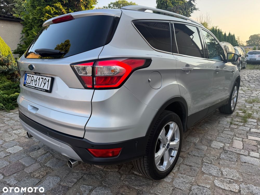 Ford Kuga 2.0 TDCi 2x4 Titanium - 8