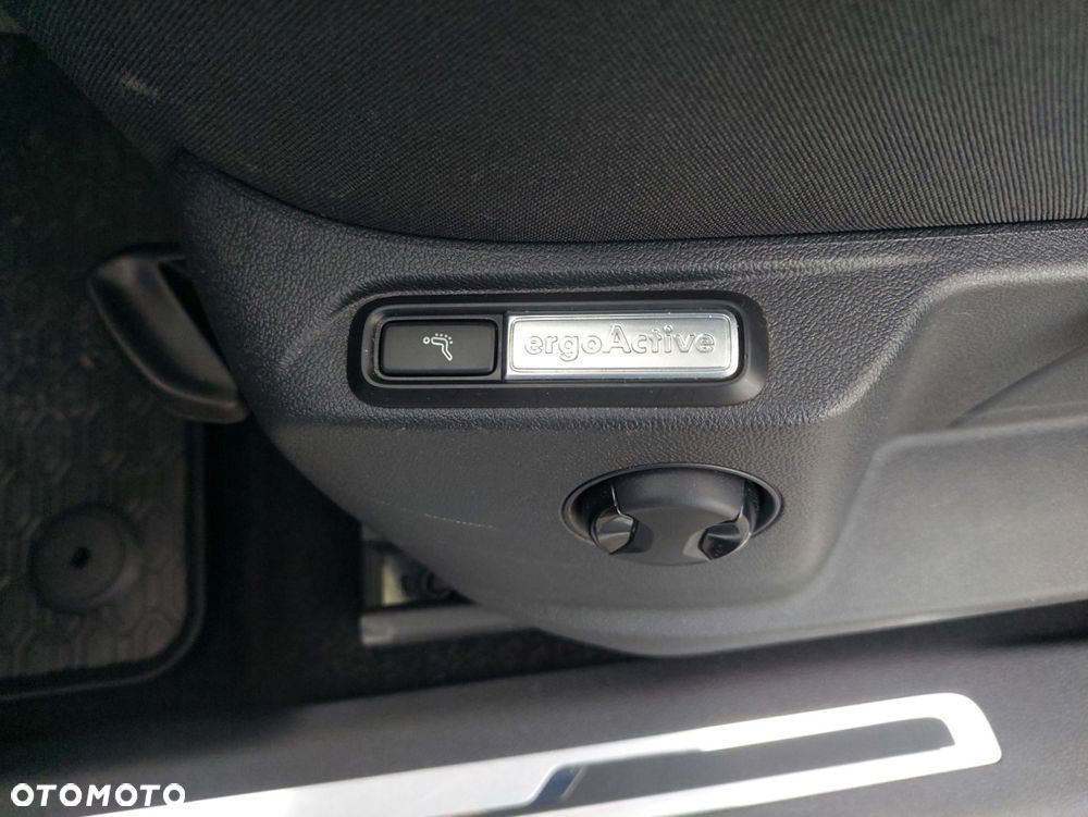 Volkswagen Tiguan - 24