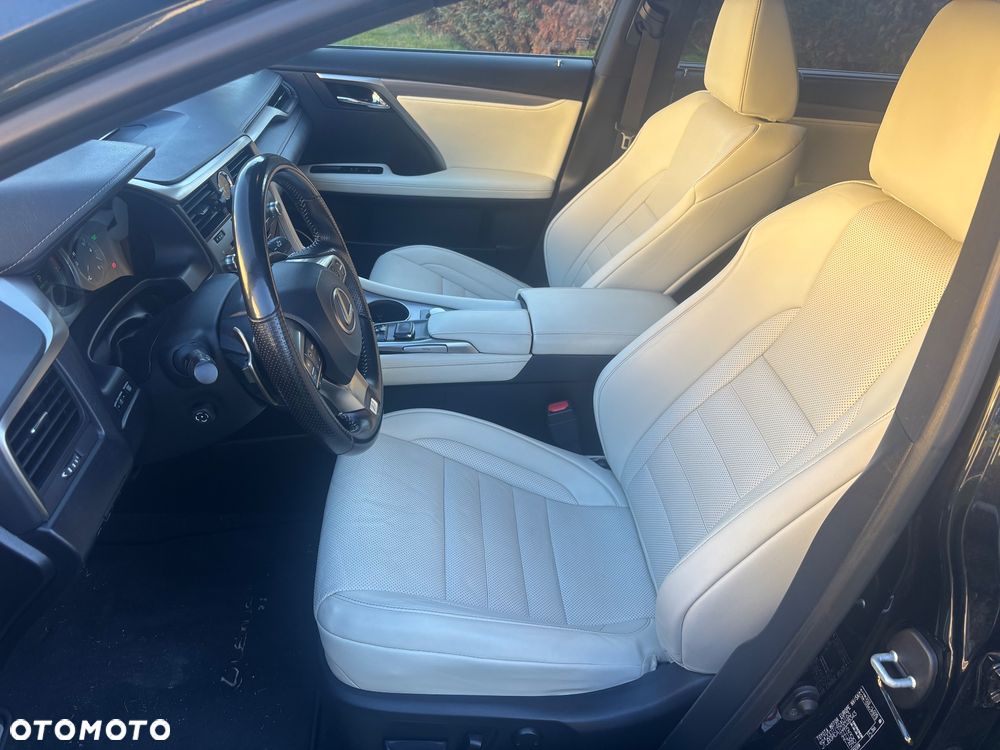 Lexus RX - 8