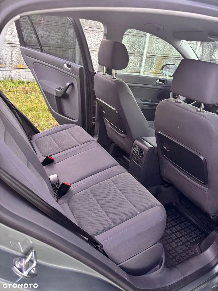 Volkswagen Golf 1.6 FSI Comfortline - 5