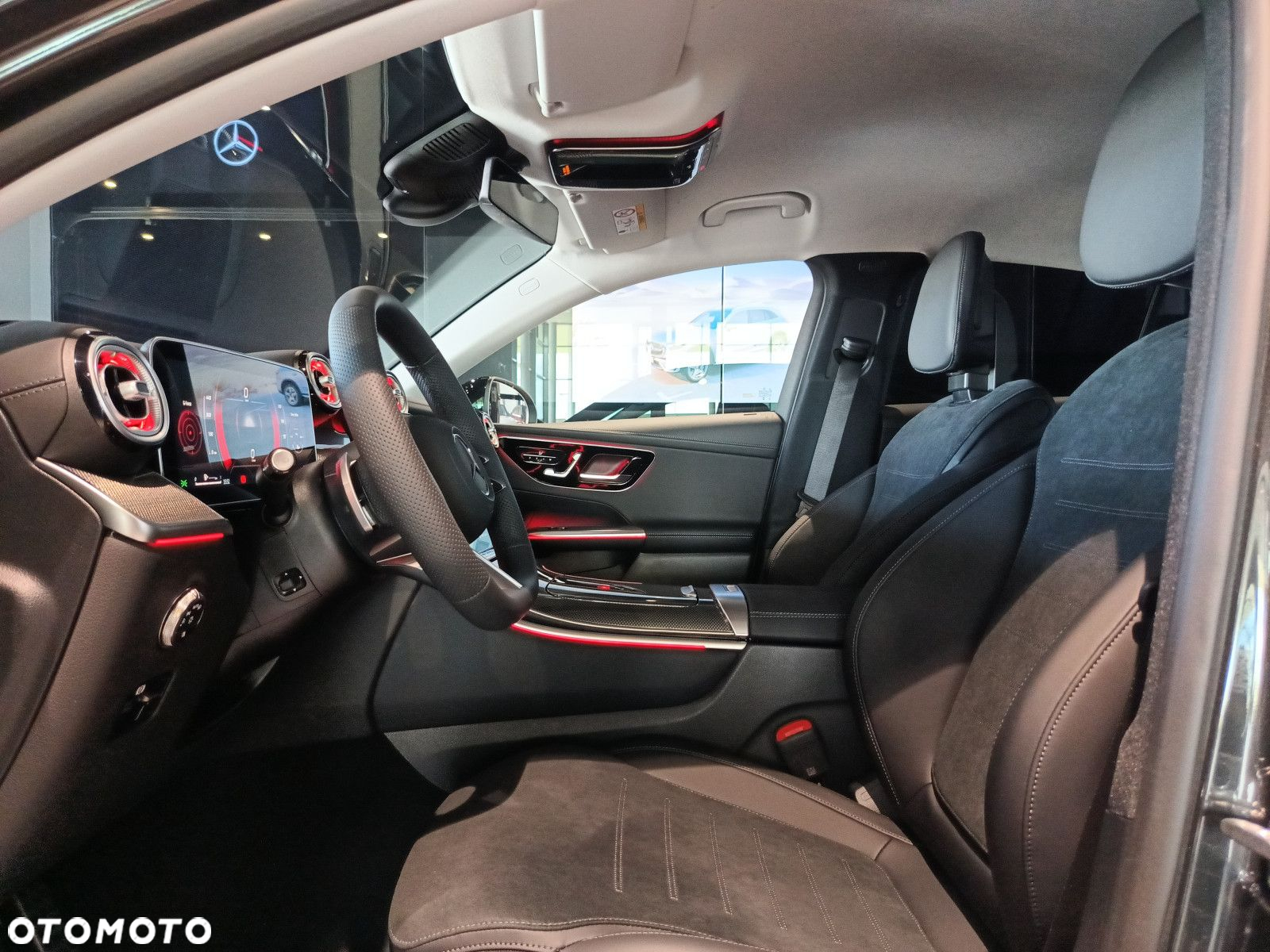 Mercedes-Benz GLC - 32