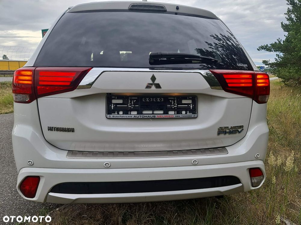 Mitsubishi Outlander 2.0 4WD Plus - 3