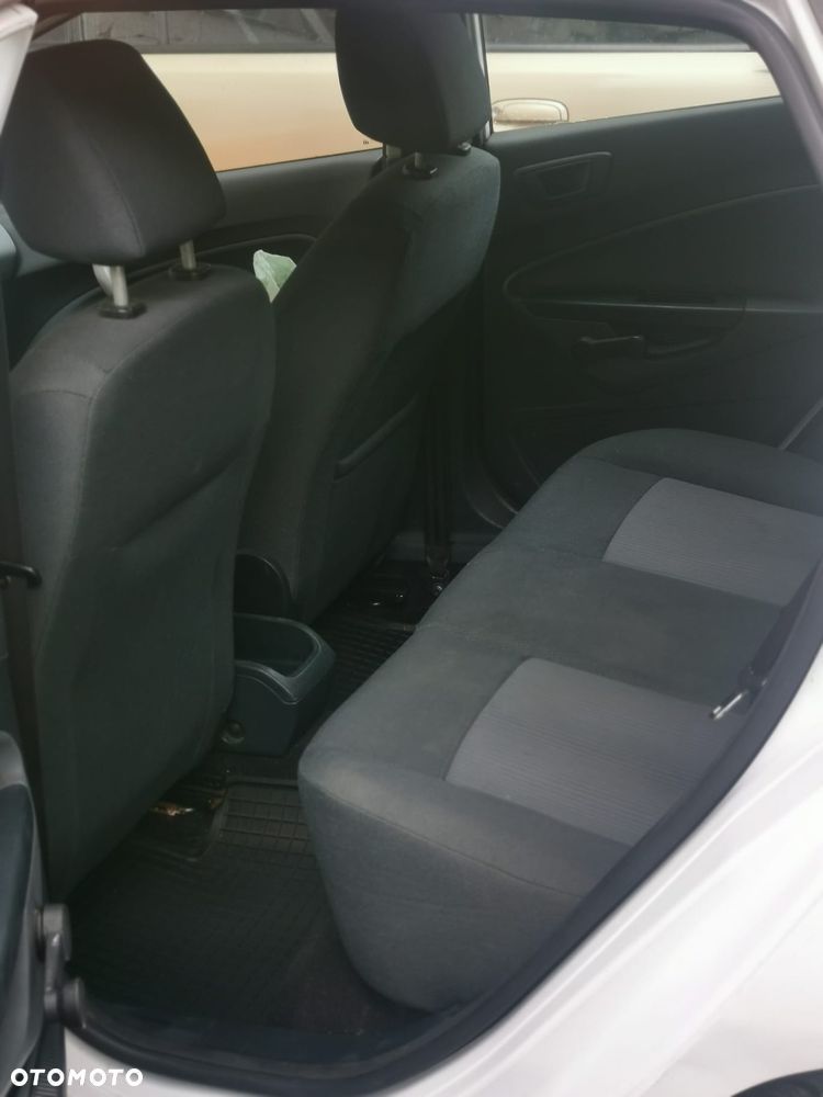 Ford Fiesta 1.4 Trend - 17