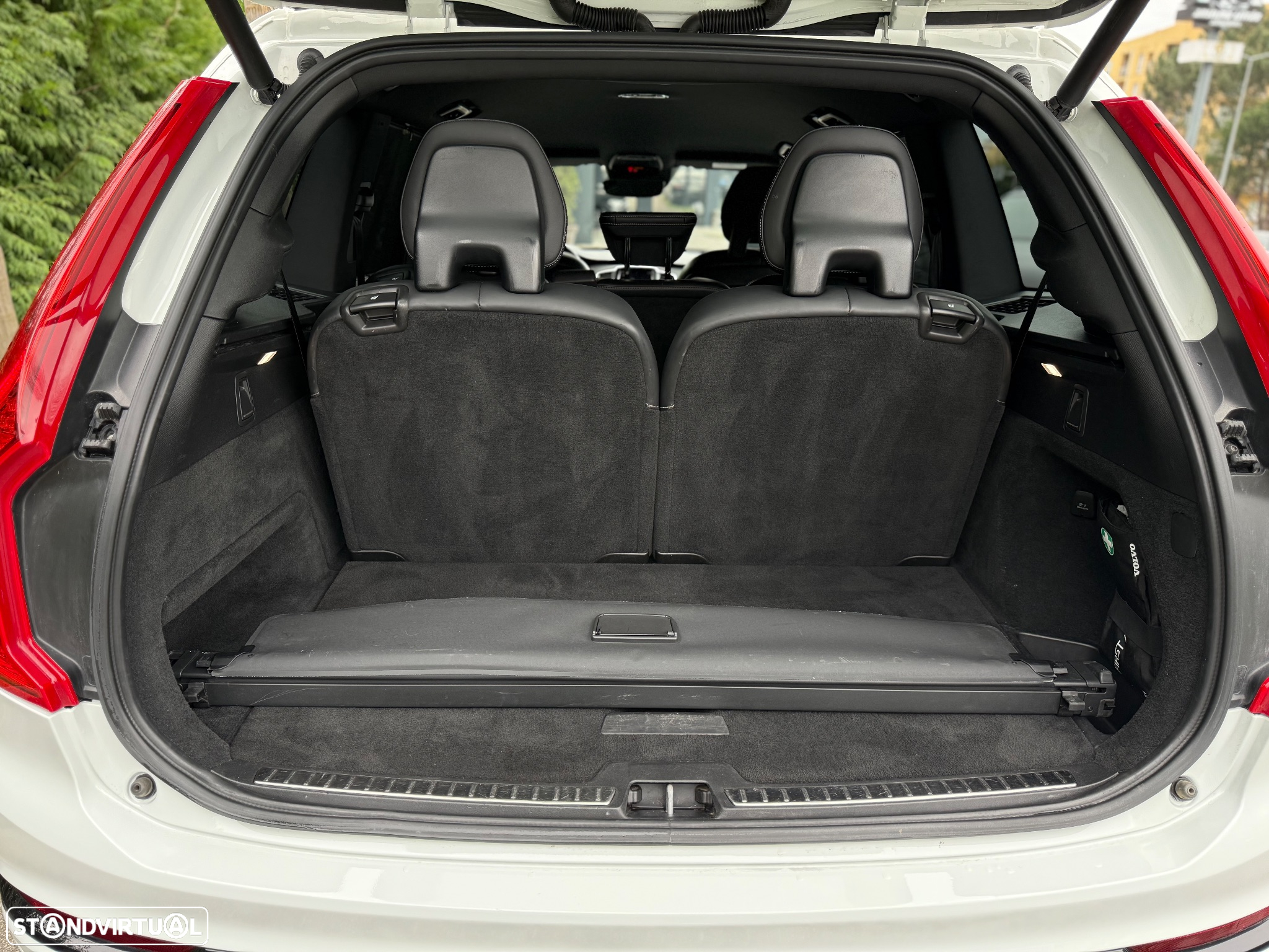Volvo XC 90 2.0 B5 R-Design AWD - 46