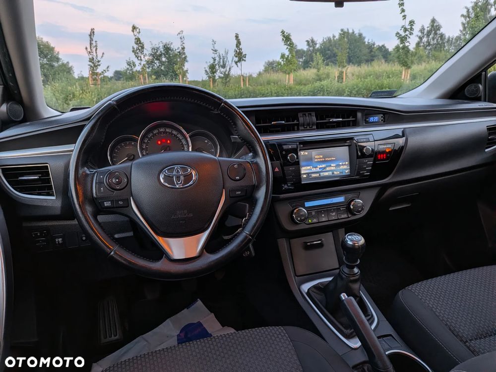 Toyota Corolla 1.6 Prestige EU6 - 28