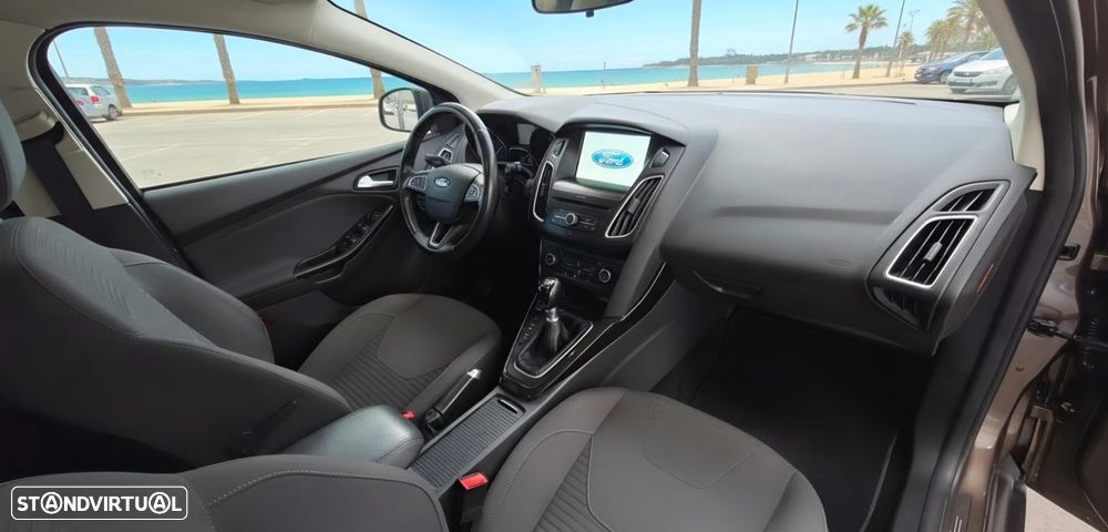 Ford Focus - 10