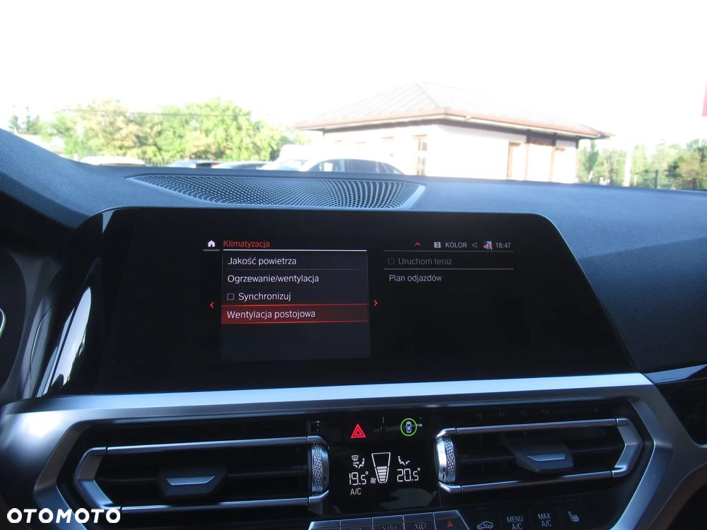 BMW Seria 3 320i xDrive Sport Line - 25