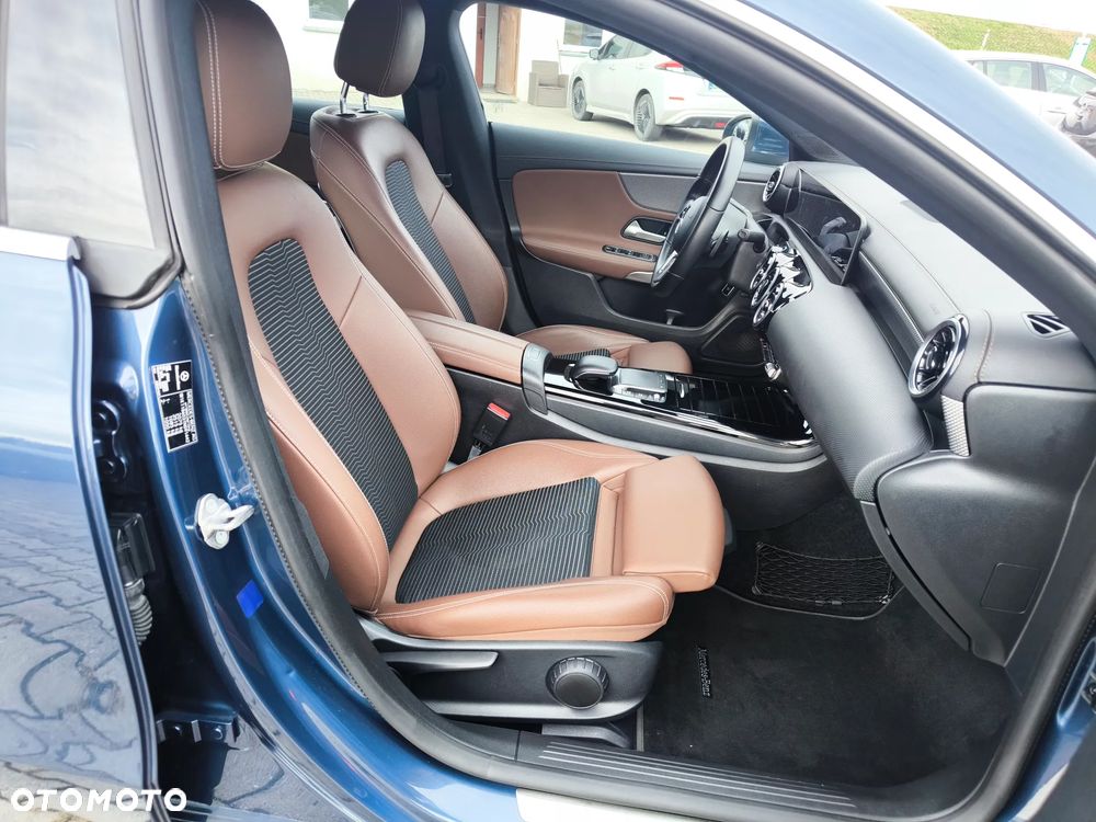 Mercedes-Benz CLA 180 d Progressive 7G-DCT - 10