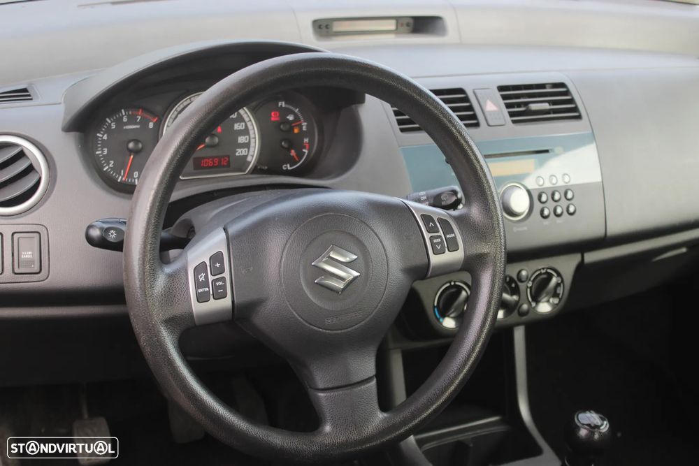Suzuki Swift 1.3 16V Sport Plus - 7