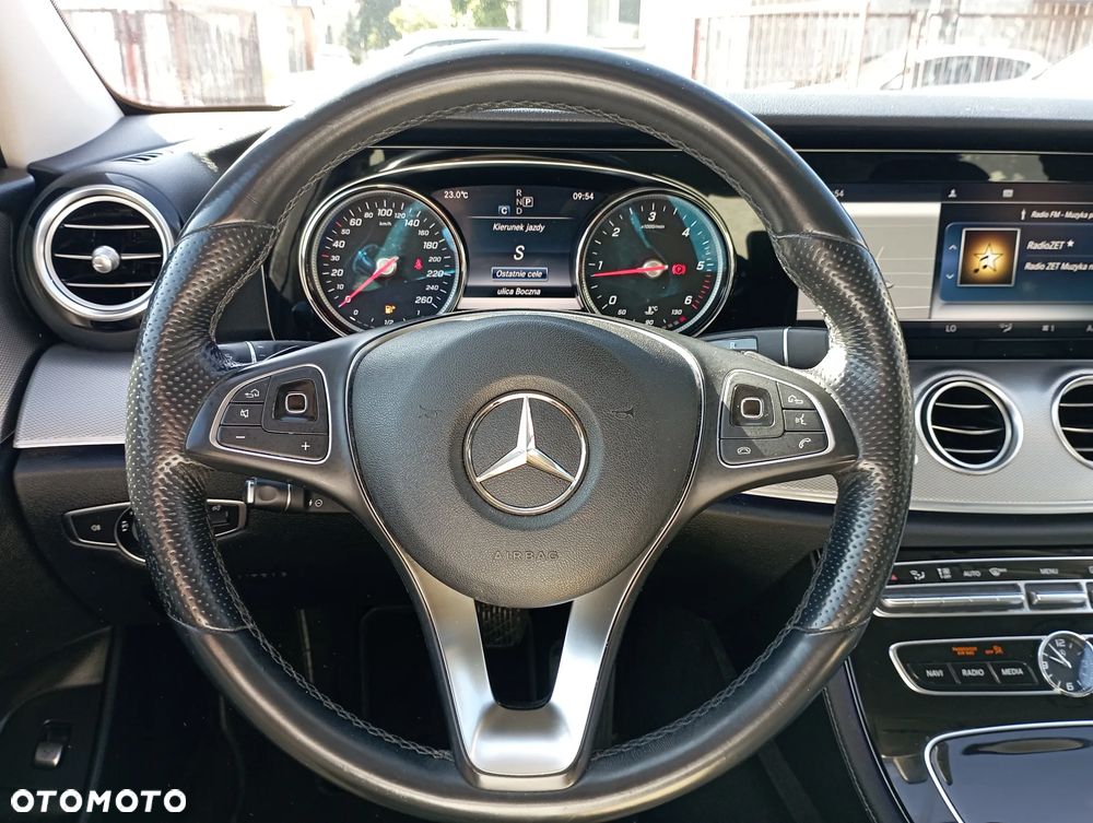 Mercedes-Benz Klasa E 220 d 9G-TRONIC - 12
