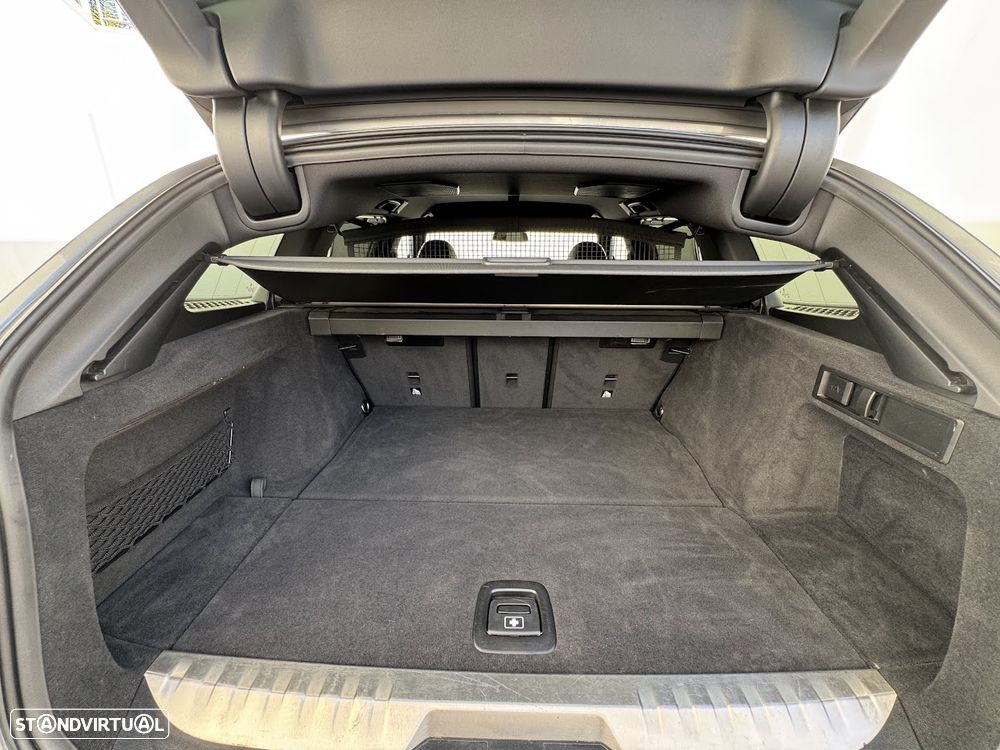 BMW 330 e Aut. M Sport - 22