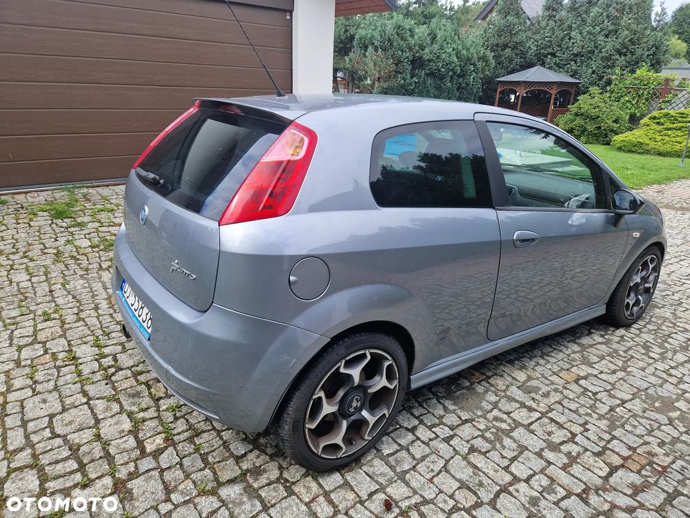 Fiat Grande Punto - 4