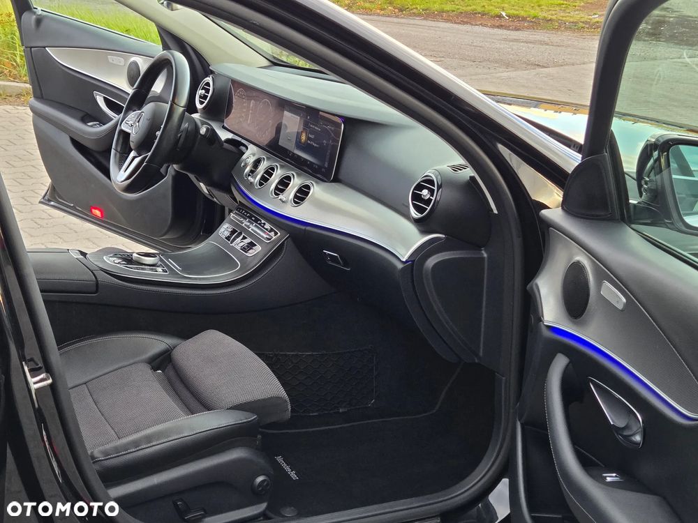 Mercedes-Benz Klasa E 220 d T 9G-TRONIC Exclusive - 19