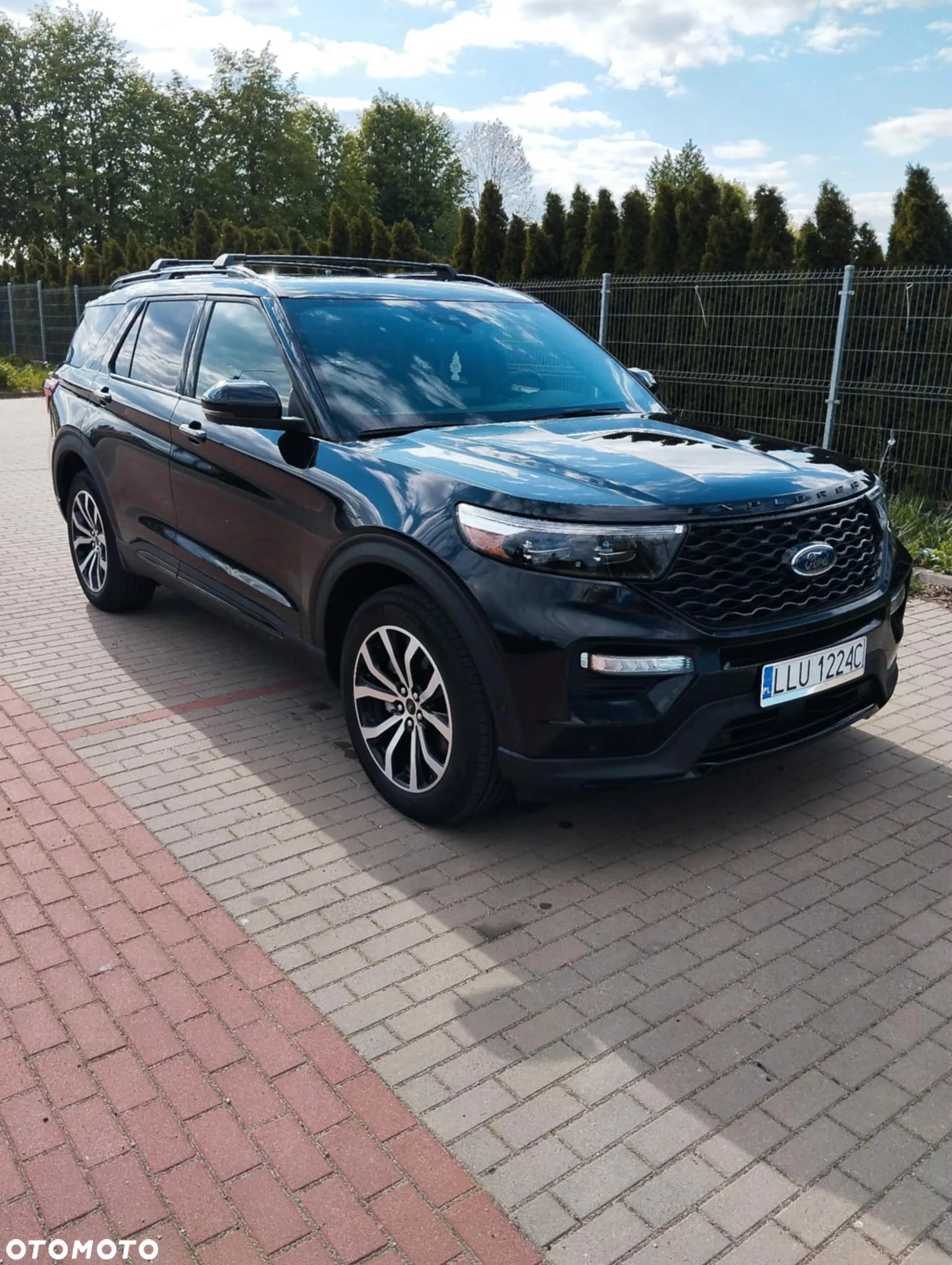 Ford Explorer - 23