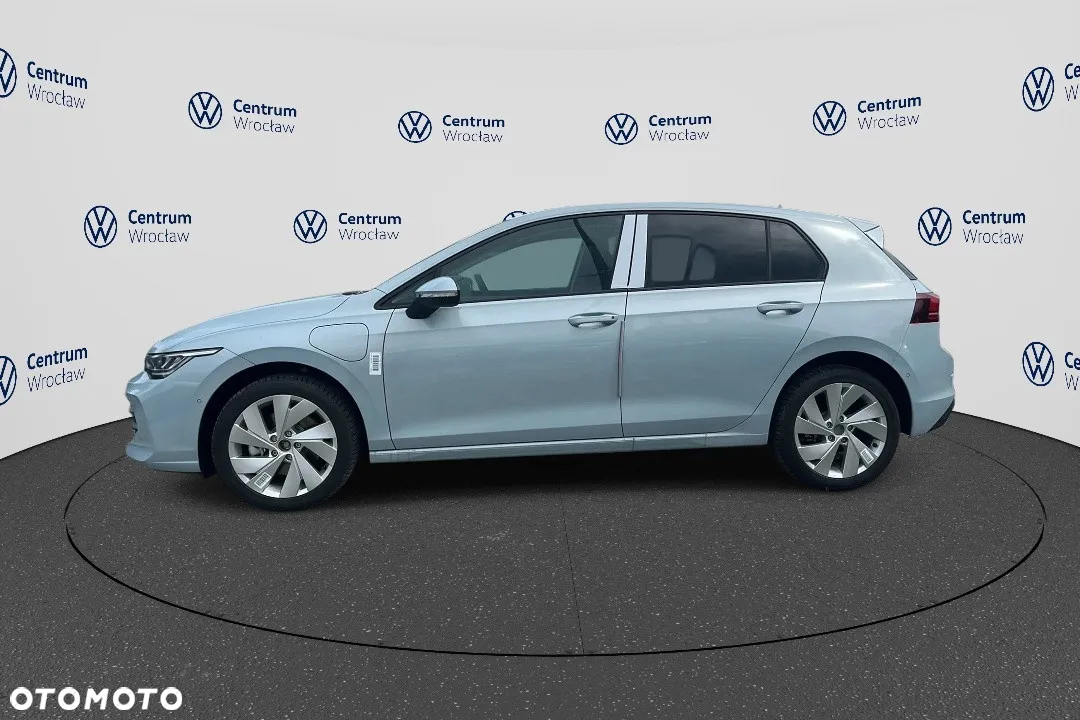 Volkswagen Golf - 8