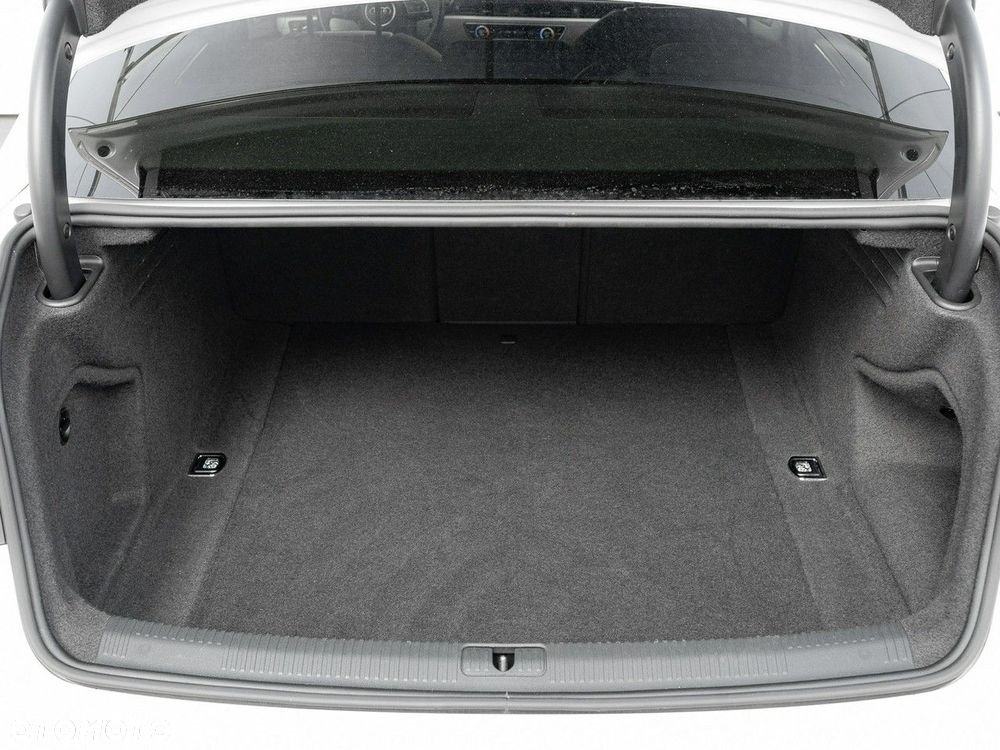 Audi A4 Limousine - 28