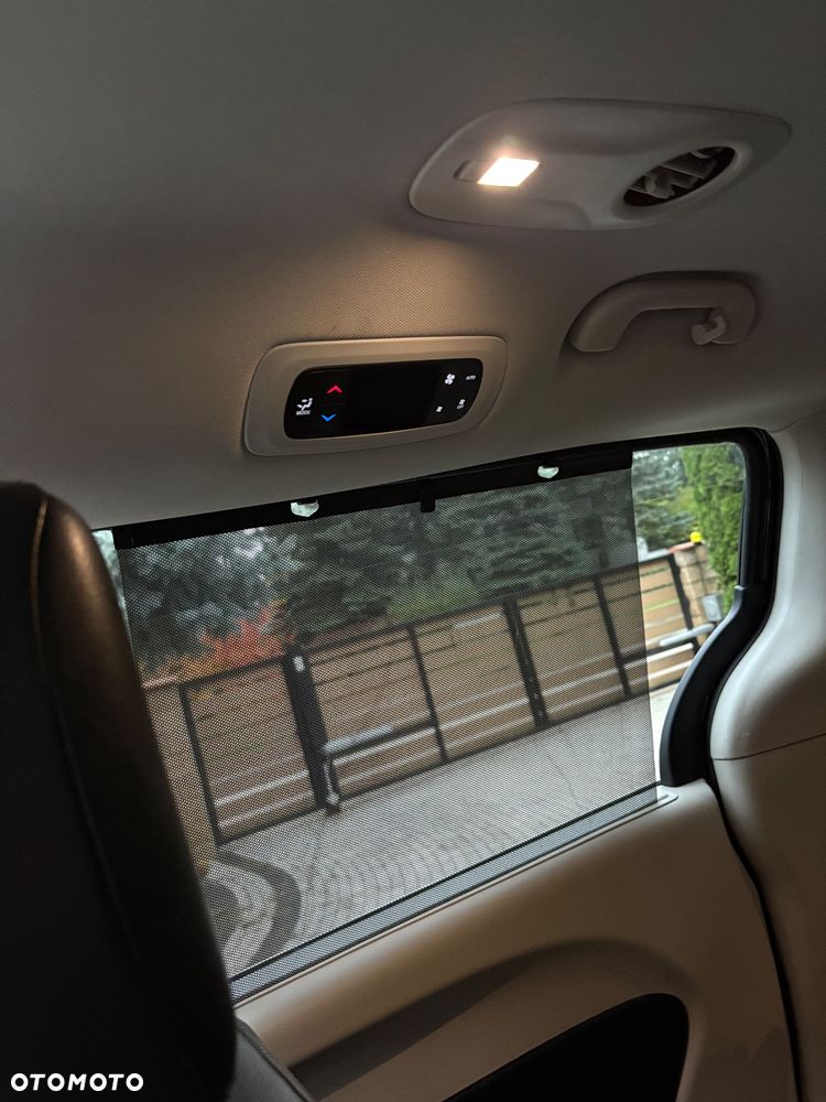 Chrysler Pacifica - 22