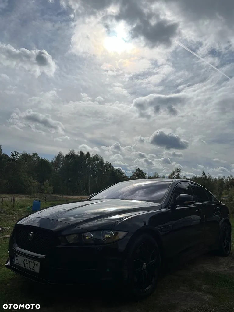 Jaguar XE 2.0 T AWD Prestige - 2