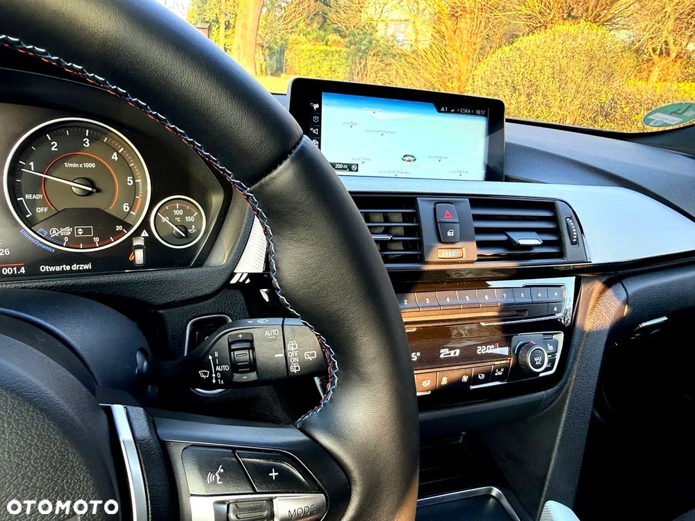 BMW Seria 3 320d xDrive M Sport Shadow - 11