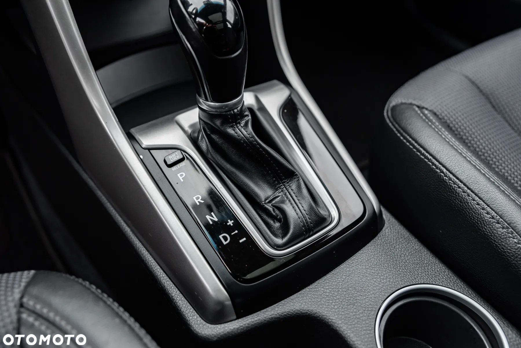 Hyundai i30 1.6 GDI BlueDrive Premium DCT - 25