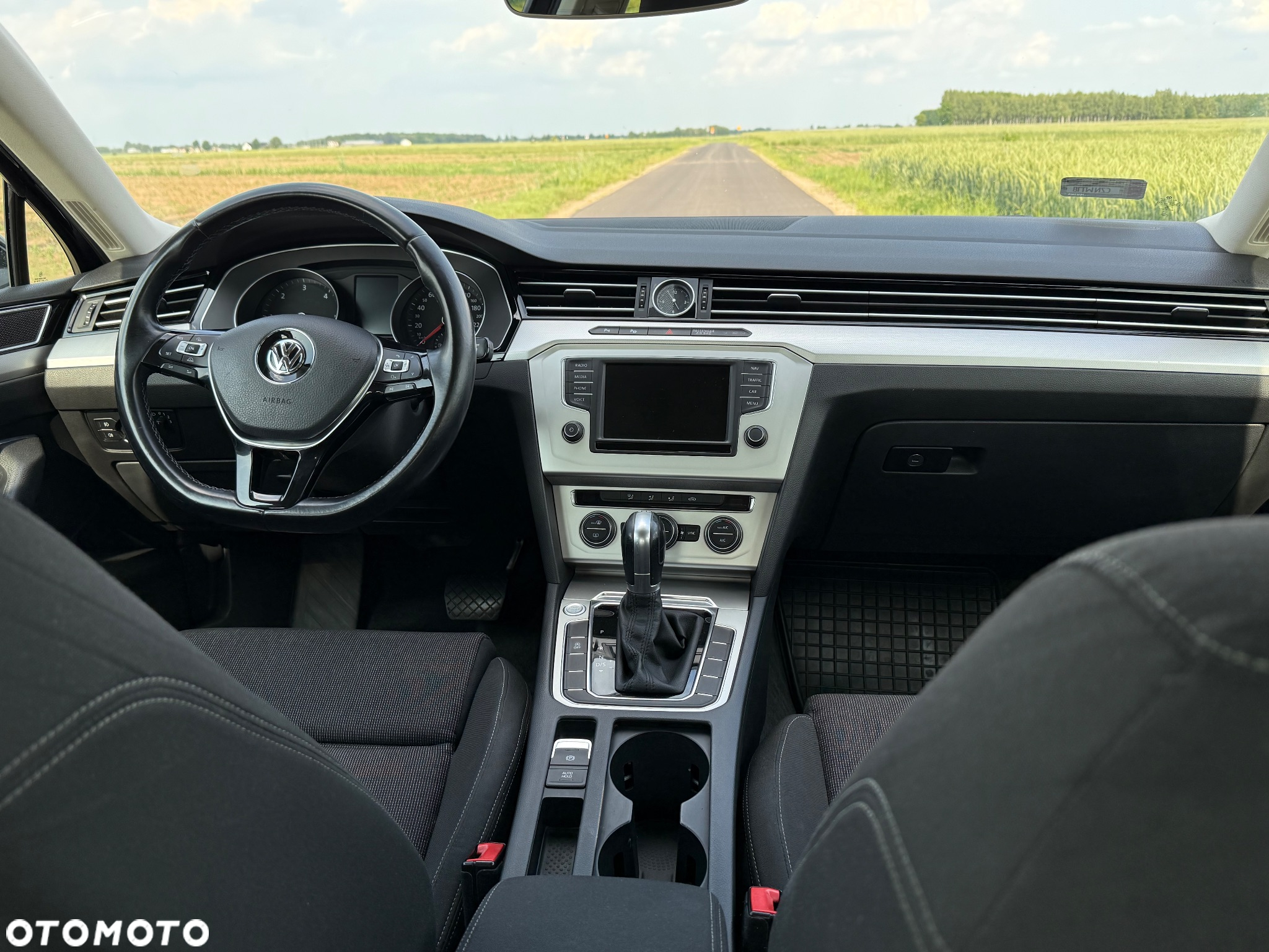 Volkswagen Passat Variant 1.6 TDI (BlueMotion Technology) DSG Comfortline - 9