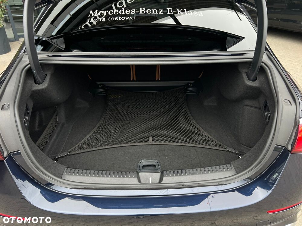 Mercedes-Benz Klasa E 220 d mHEV 4-Matic AMG 9G-Tronic - 26