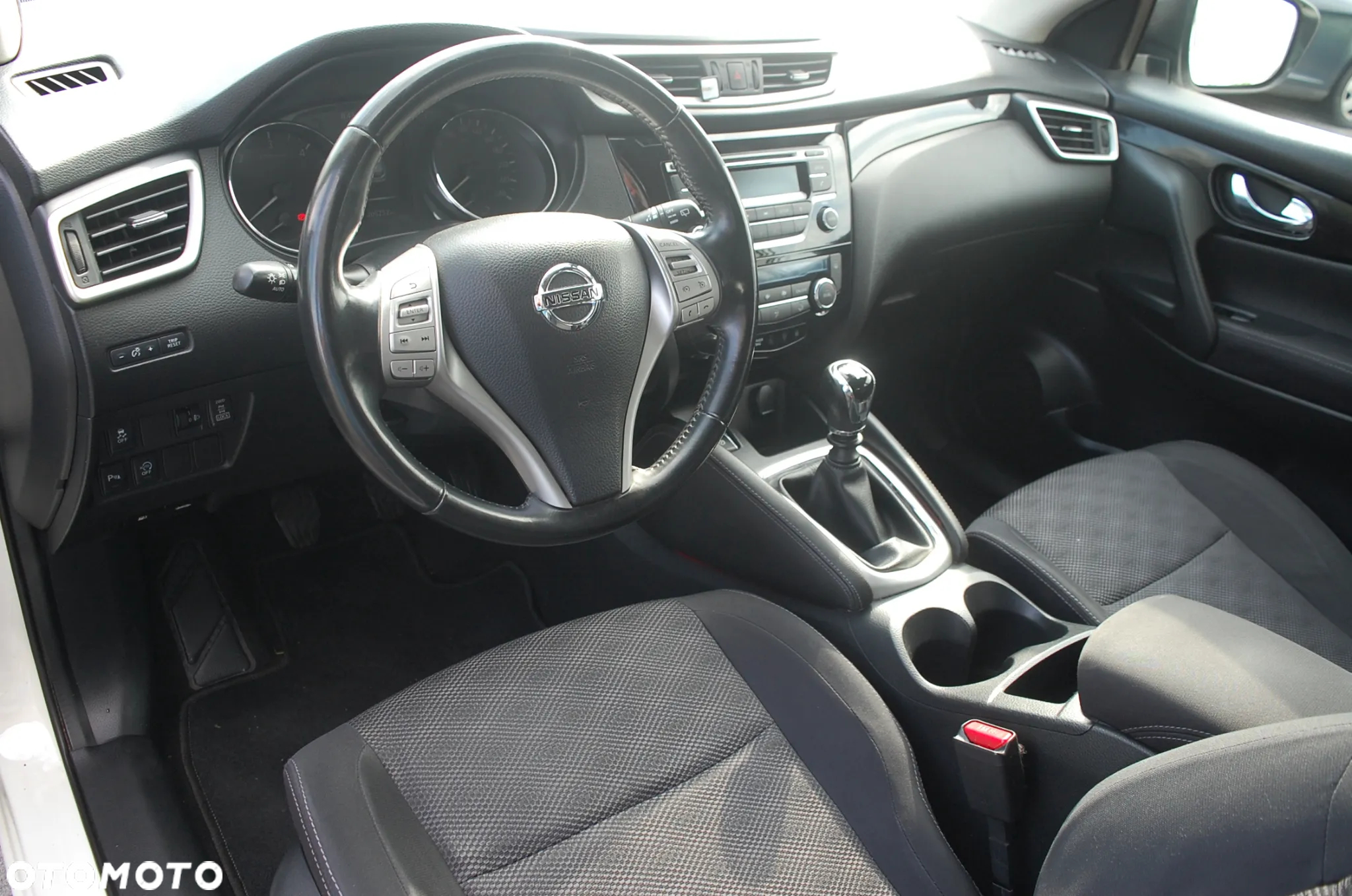 Nissan Qashqai 1.6 dCi 4 x 4 DPF acenta - 23