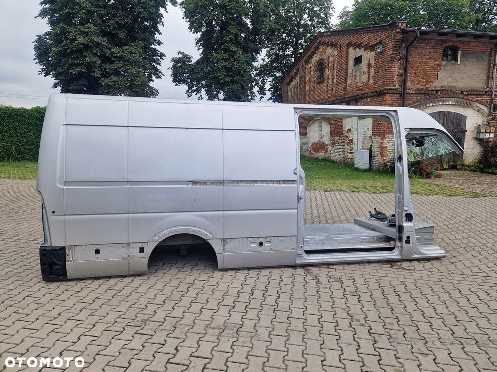 RENAULT MASTER III IV 10- PRAWY BOK L4H2 - 2