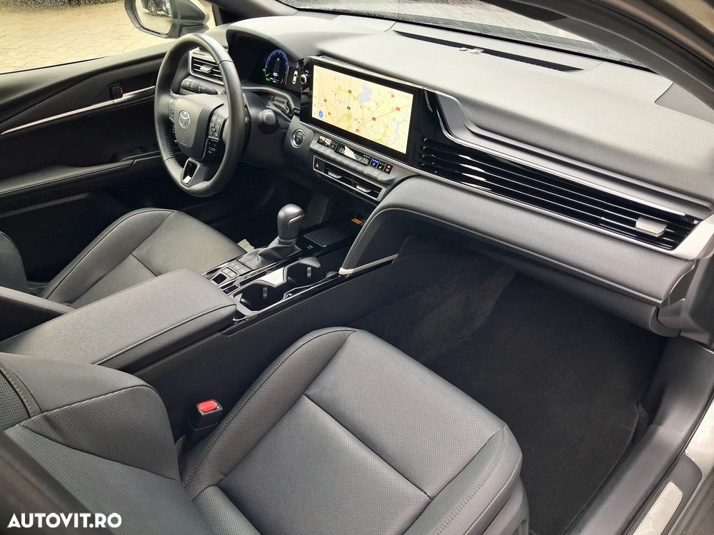Toyota Camry - 24