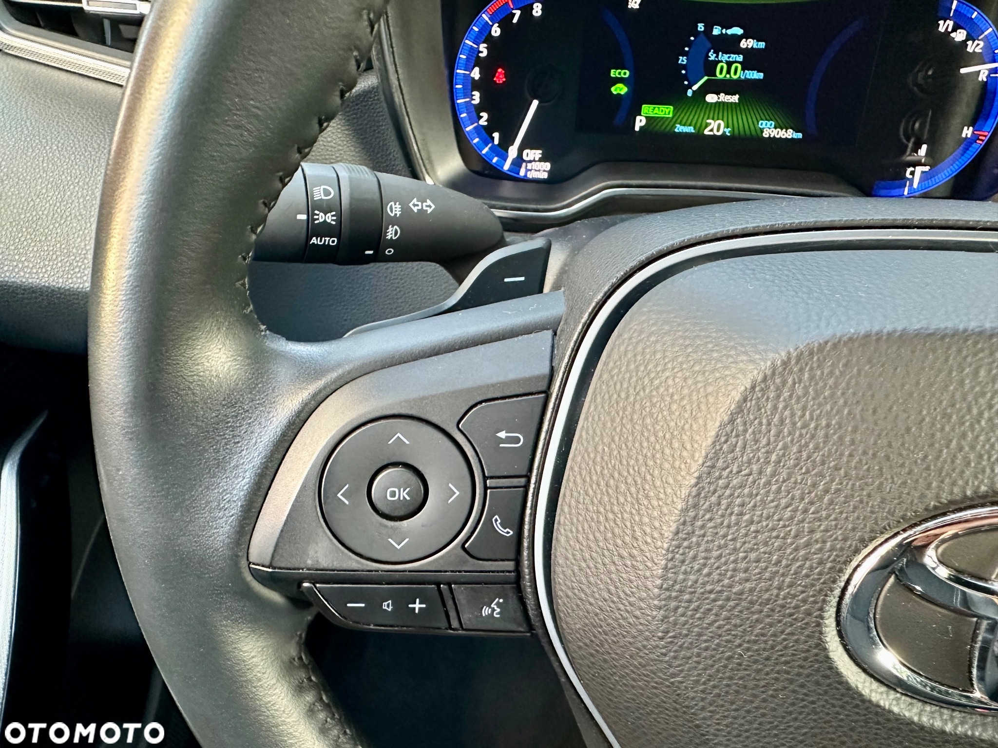 Toyota Corolla 2.0 Hybrid Style - 20