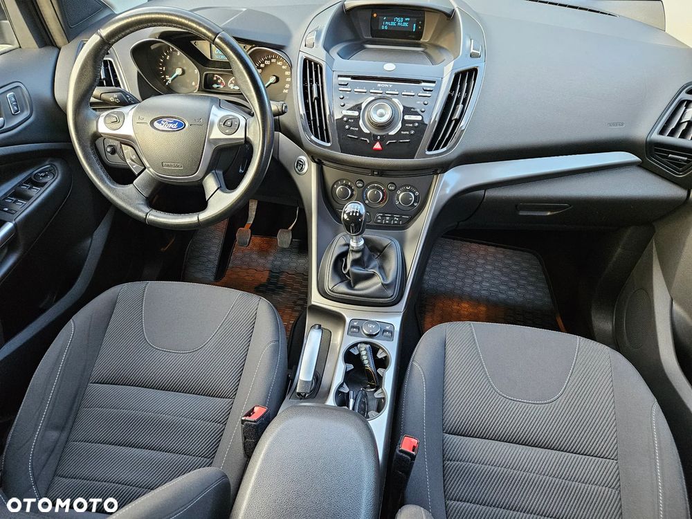 Ford Kuga 2.0 TDCi 2x4 Titanium - 20