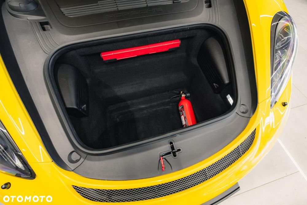 Porsche Cayman GT4 - 36